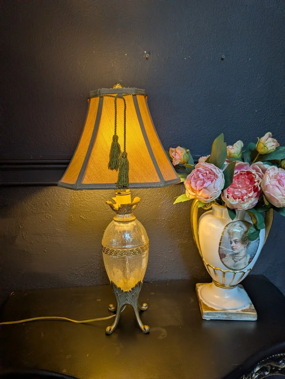 Vintage Ornate Gold Gilt Regency Mercury Glass Footed Table lamp 25